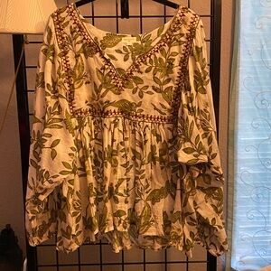 Cost Plus World Market Green Leaf Pattern Blouse